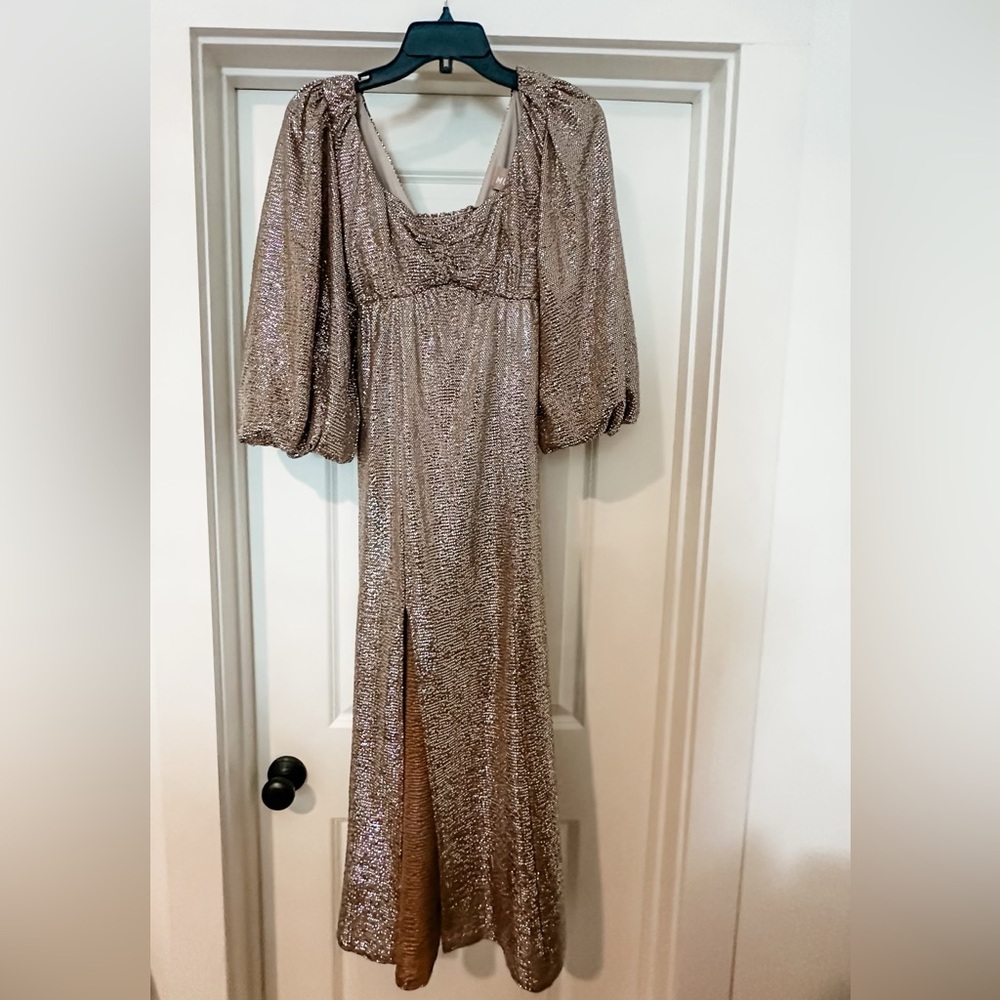 Show me your MuMu Sydney midi dress. Size small.